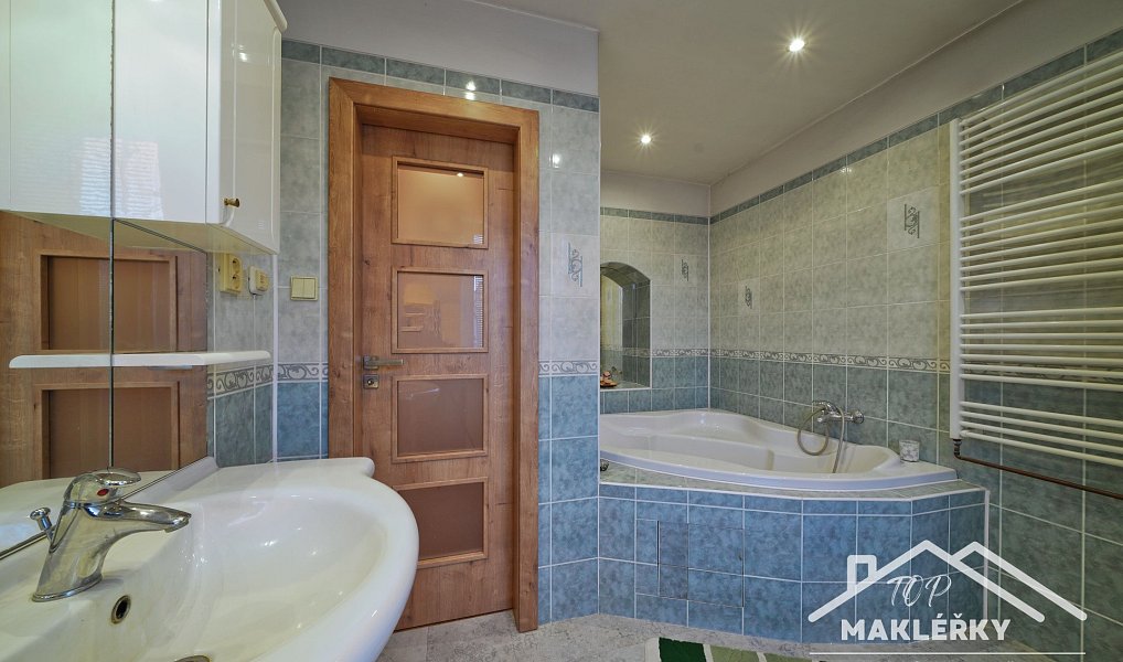 Prodej domu 186 m² s pozemkem 568 m², Zásmuky – náhled fotky 27
