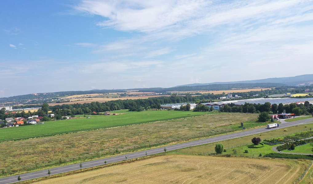 Prodej komerčního pozemku 3 811 m², Velká Bystřice – náhled fotky 2