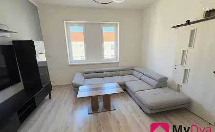Prodej bytu 3+1 88 m², Bezručova, Znojmo