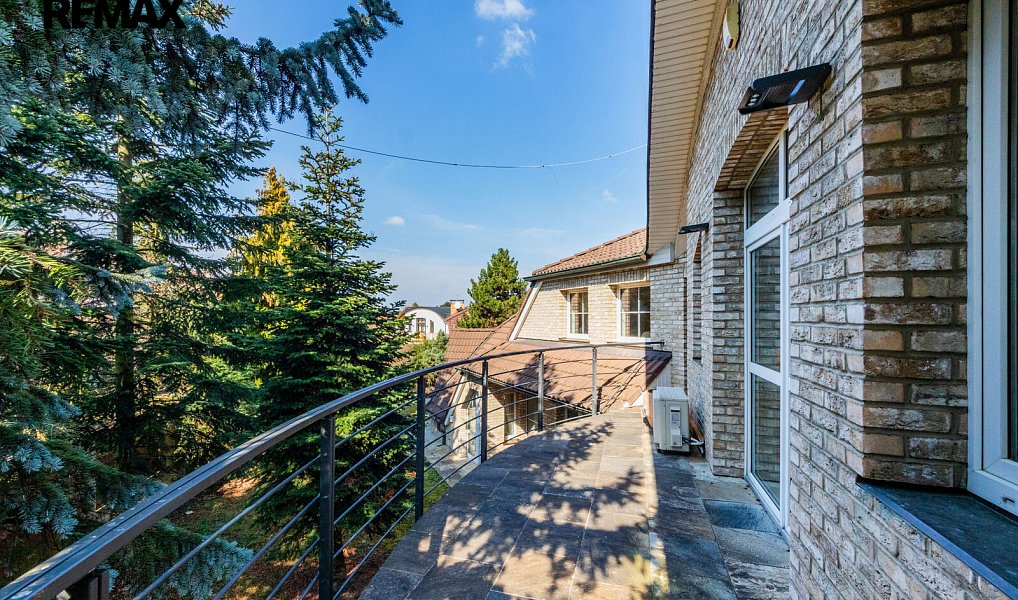 Prodej domu 433 m² s pozemkem 826 m², Praha – náhled fotky 39