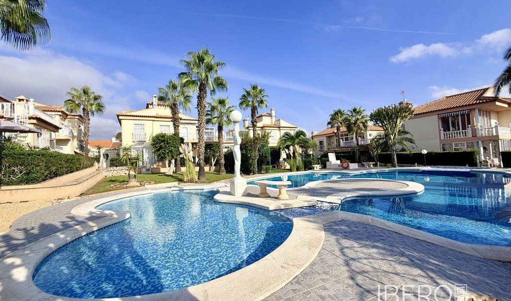 Prodej rodinného domu, 74 m², Torrevieja