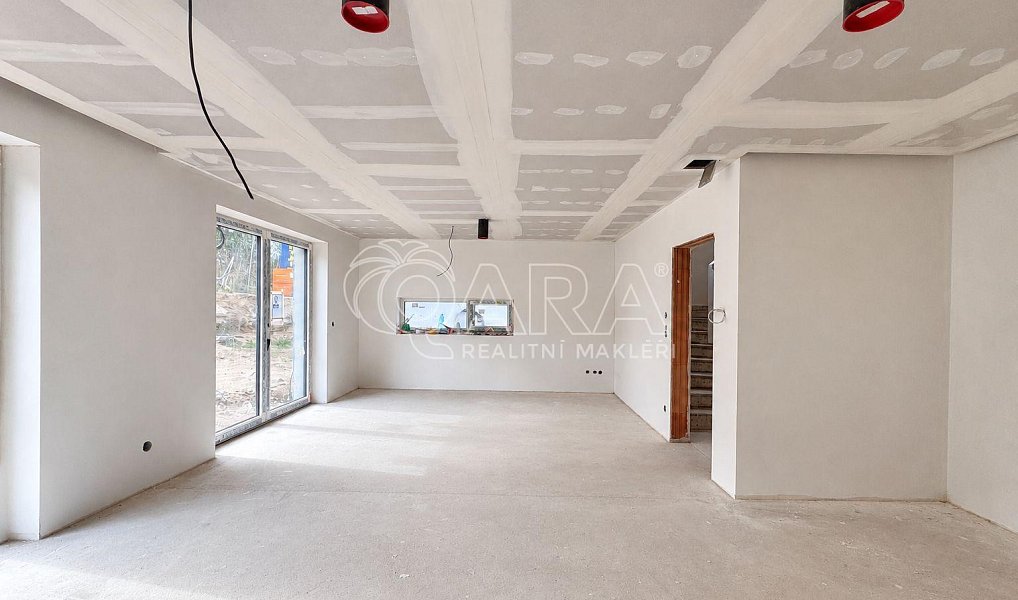 Prodej domu 156 m² s pozemkem 676 m², Kamenice – náhled fotky 4