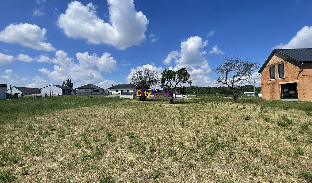 Prodej stavebního pozemku 1 090 m², Dobrovice – náhled fotky 4