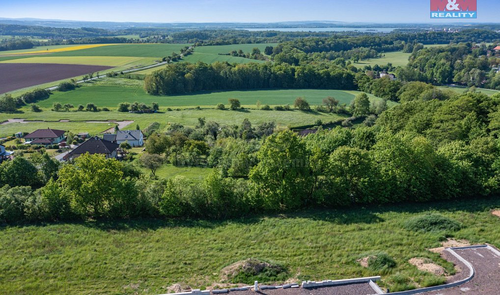 Prodej stavebního pozemku 1 547 m², Žernov – náhled fotky 3