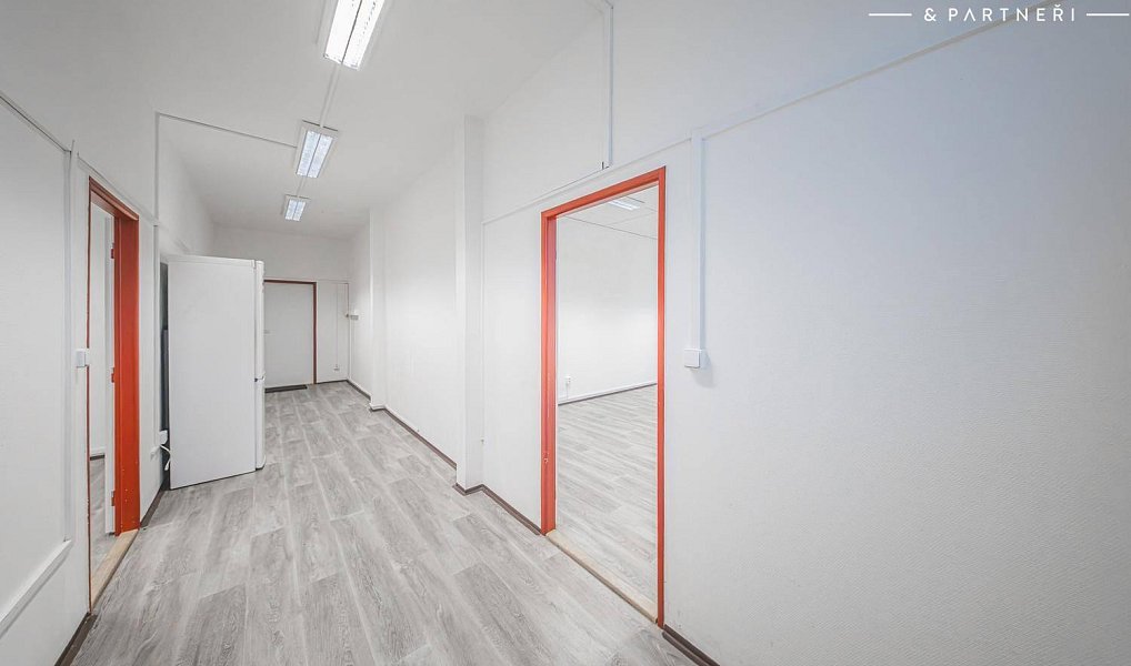 Pronájem bytu 2+1 90 m², Hradec Králové – náhled fotky 15