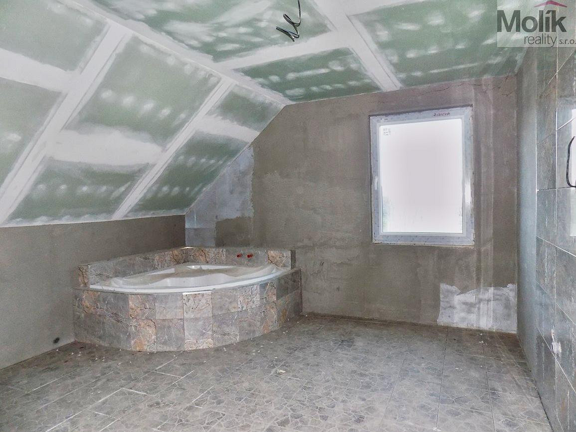 Prodej domu 359 m² s pozemkem 885 m² – fotografie 2