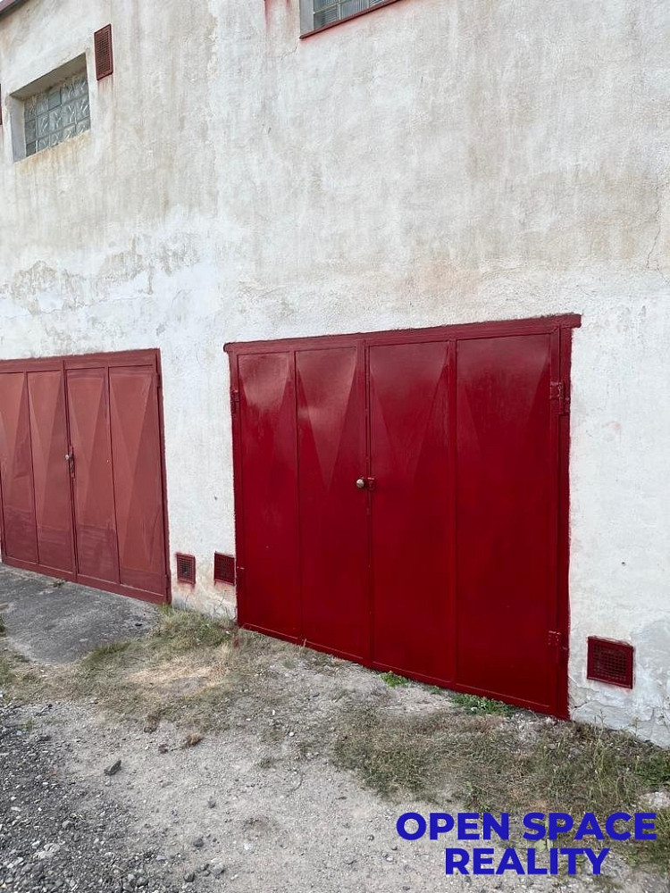 Pronájem garáže 18 m2, český krumlov