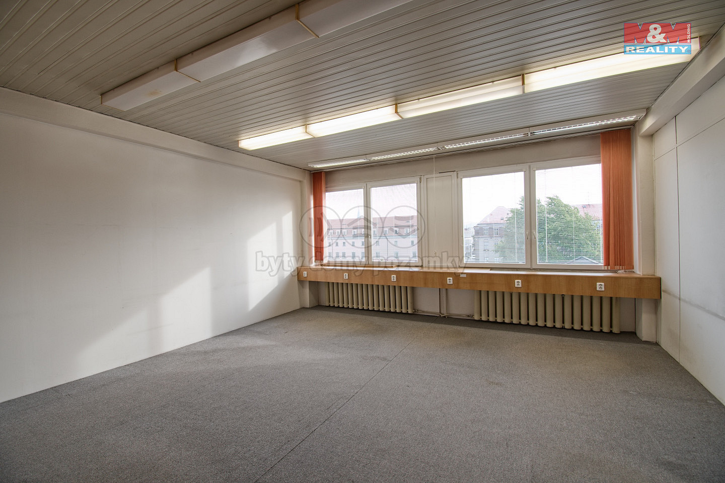 Pronájem kanceláře 29 m² — photo 2