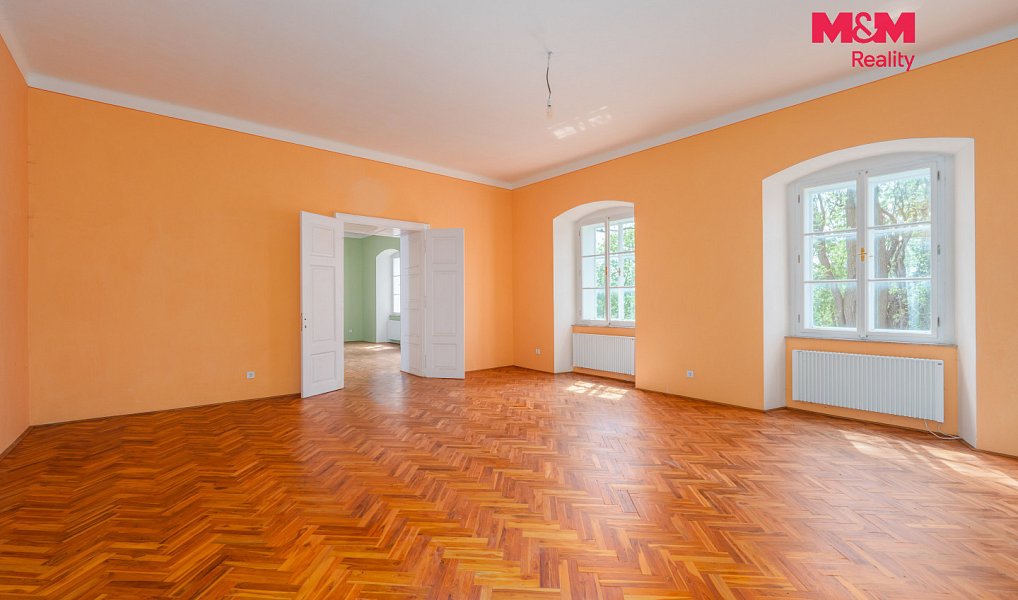 Prodej historického objektu s pozemkem 4 672 m2, Dírná – náhled fotky 10
