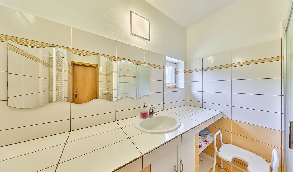 Prodej domu 158 m² s pozemkem 1 747 m², Vestec – náhled fotky 6