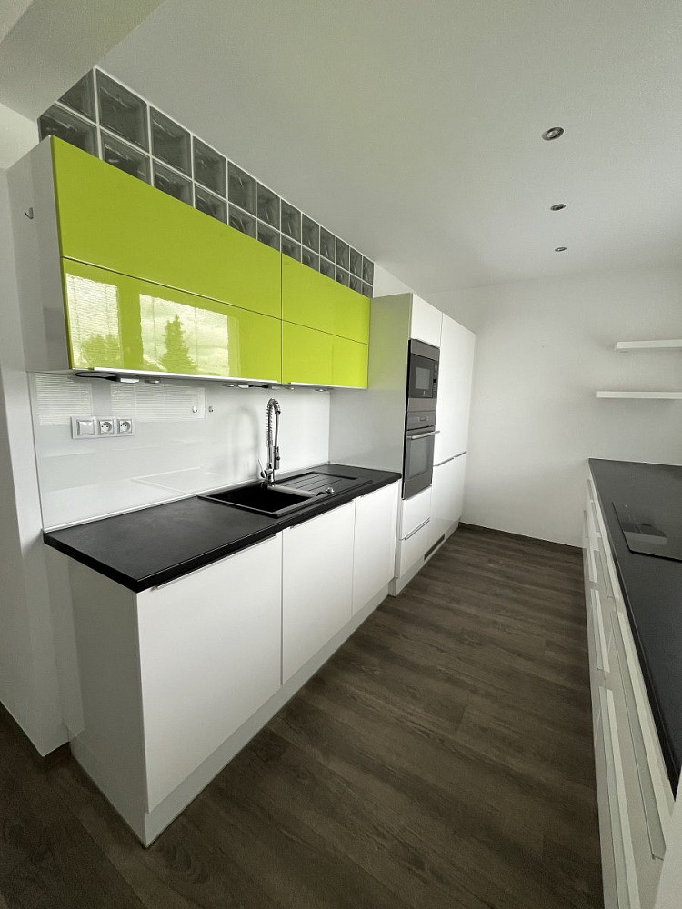 Pronájem bytu 4+kk 84 m²