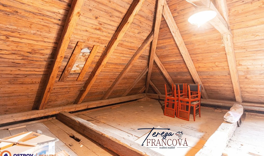 Prodej domu 222 m² s pozemkem 1 711 m², Šternberk – náhled fotky 16