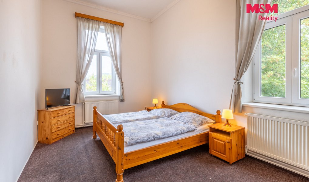Prodej ubytovacího objektu 750 m², Úštěk – náhled fotky 11