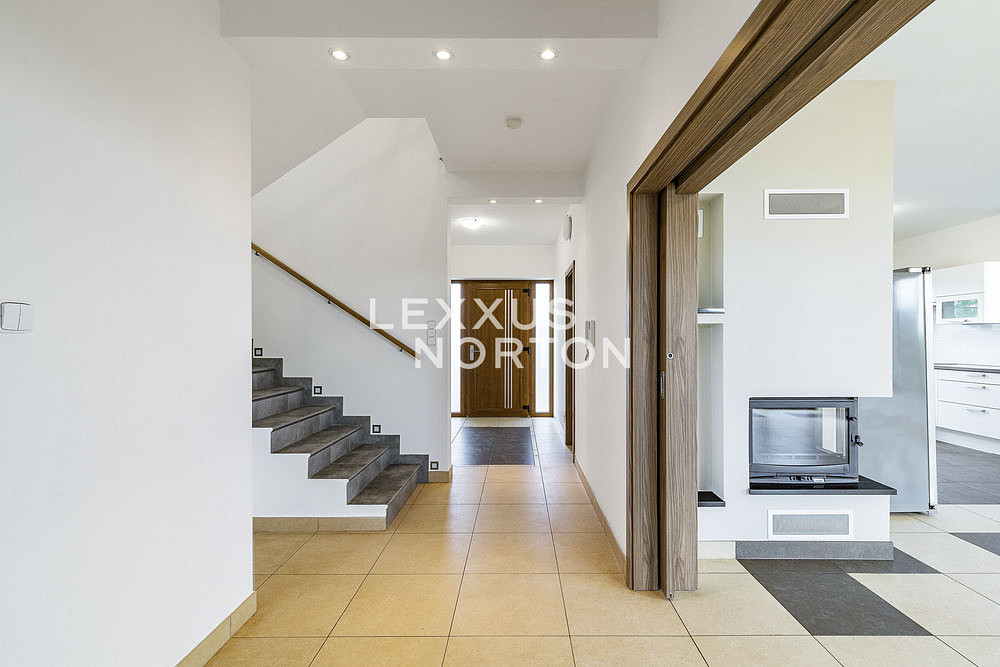 Pronájem domu 255 m² s pozemkem 517 m² — photo 5