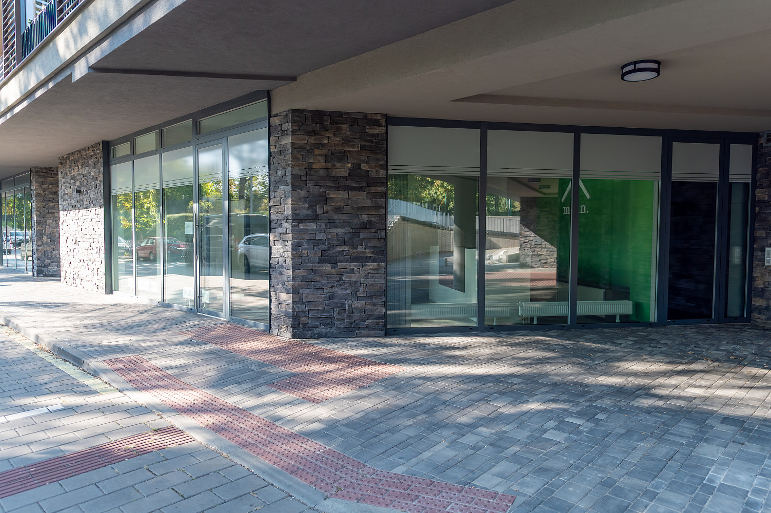 Prodej obchodních prostor 220 m² – fotografie 2