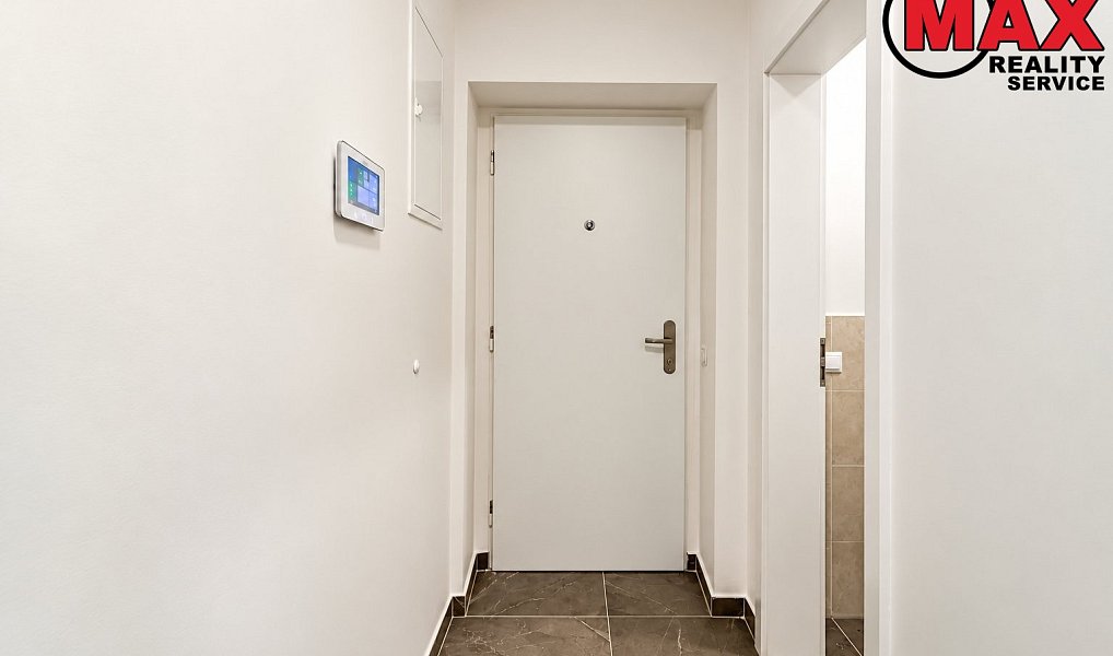 Prodej bytu 1+1 32 m², Praha – náhled fotky 9