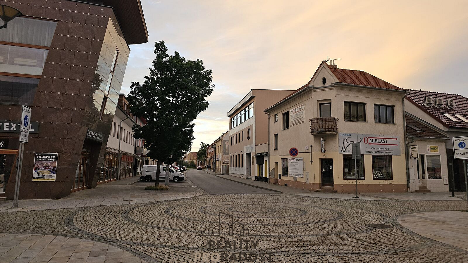 Pronájem kanceláře 130 m²