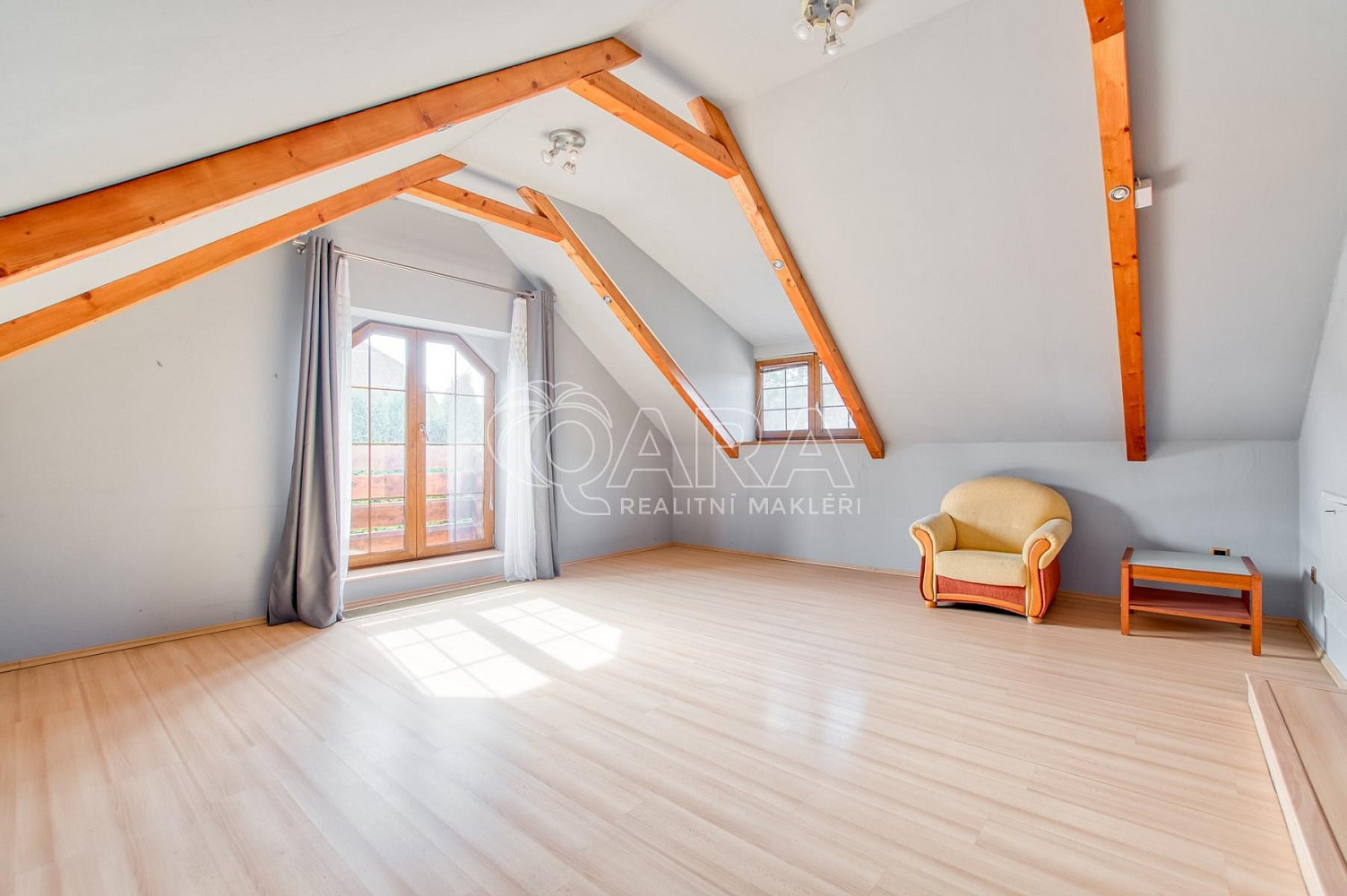 Prodej domu 233 m² s pozemkem 885 m² — photo 4