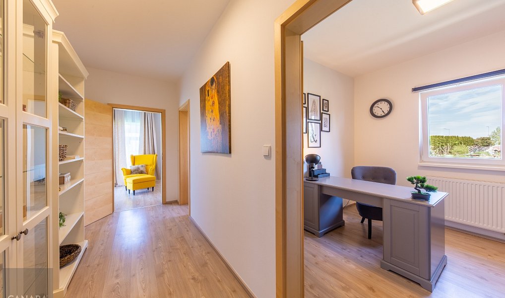Prodej domu 136 m² s pozemkem 1 m², Jeneč – náhled fotky 7