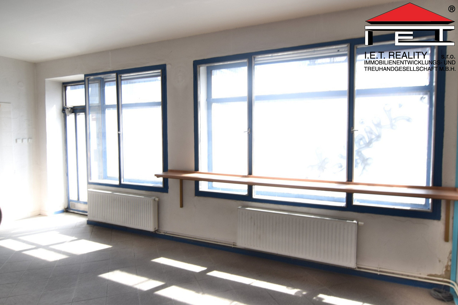 Pronájem obchodních prostor 47 m² – fotografie 3