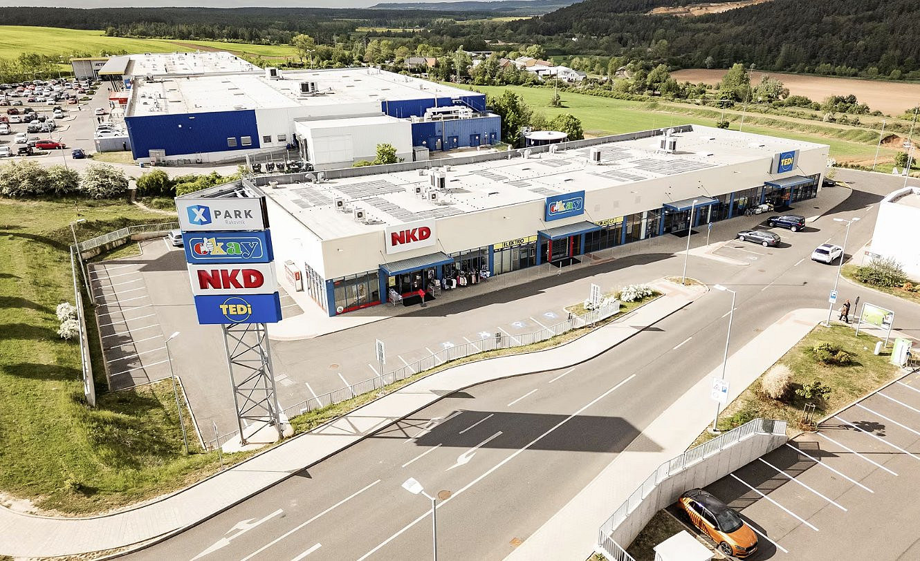 Commercial property, 392 m²