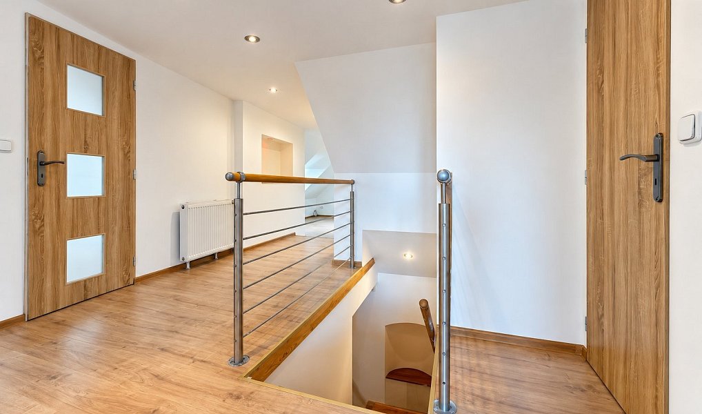 Prodej domu 295 m² s pozemkem 1 331 m², Hora Svatého Šebestiána – náhled fotky 3