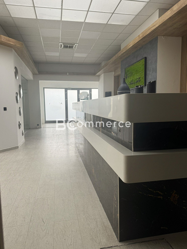 Pronájem kanceláře 504 m² — photo 2