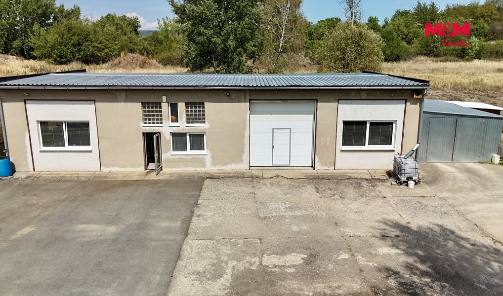 Prodej výrobních prostor 400 m², Ždánice – náhled fotky 2