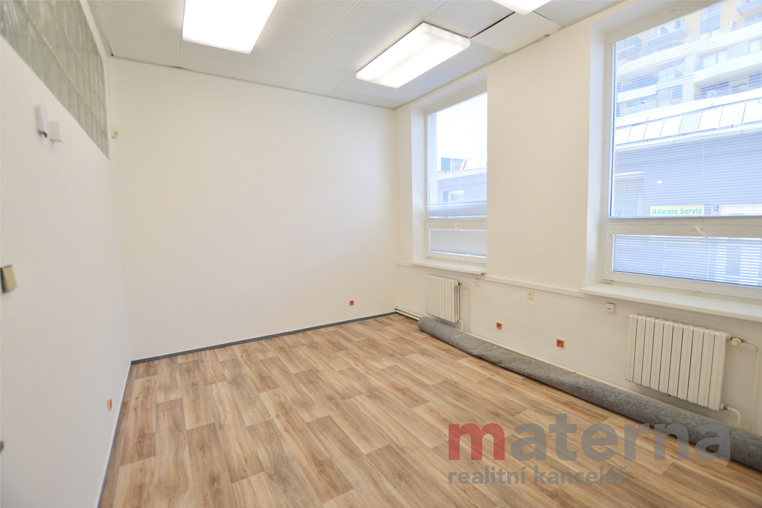 Pronájem kanceláře 18 m² – fotografie 2