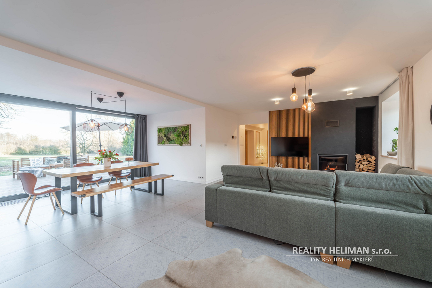 Prodej domu 260 m² s pozemkem 5 558 m²