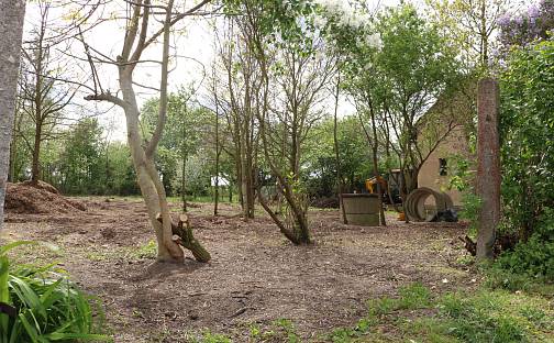 Prodej stavebního pozemku 1 710 m², Jižní, Horoušany, okres Praha-východ