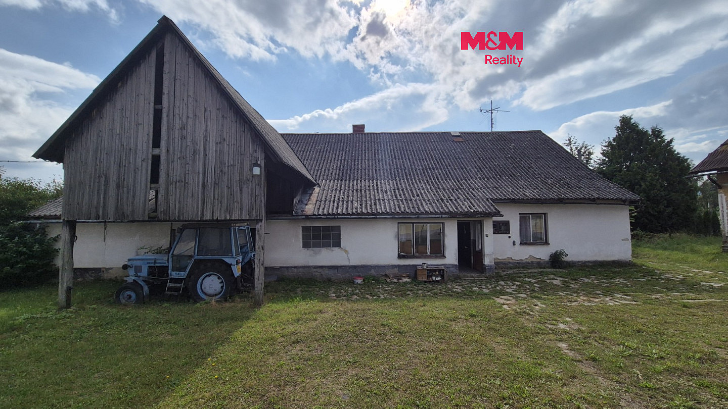 Prodej domu 450 m² s pozemkem 2 893 m²