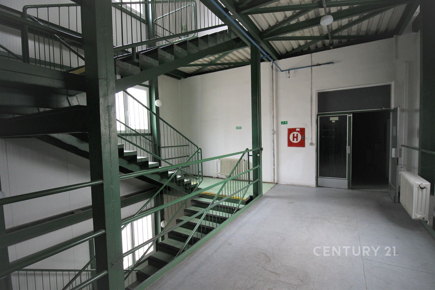 Pronájem kanceláře 36 m² – fotografie 4