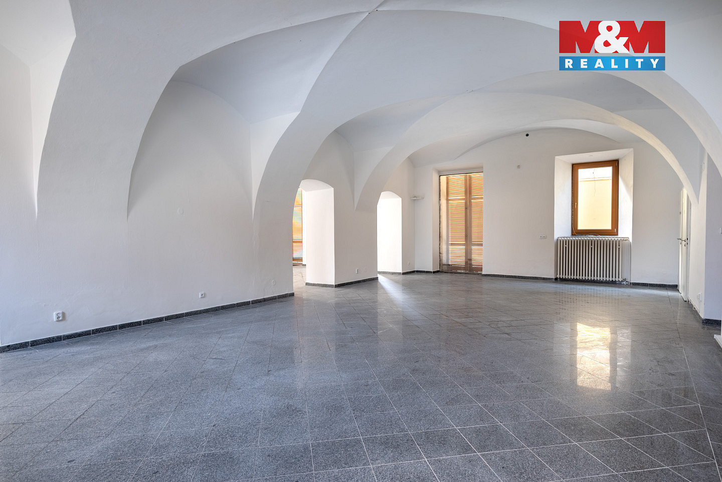 Prodej obchodních prostor 615 m² — photo 2