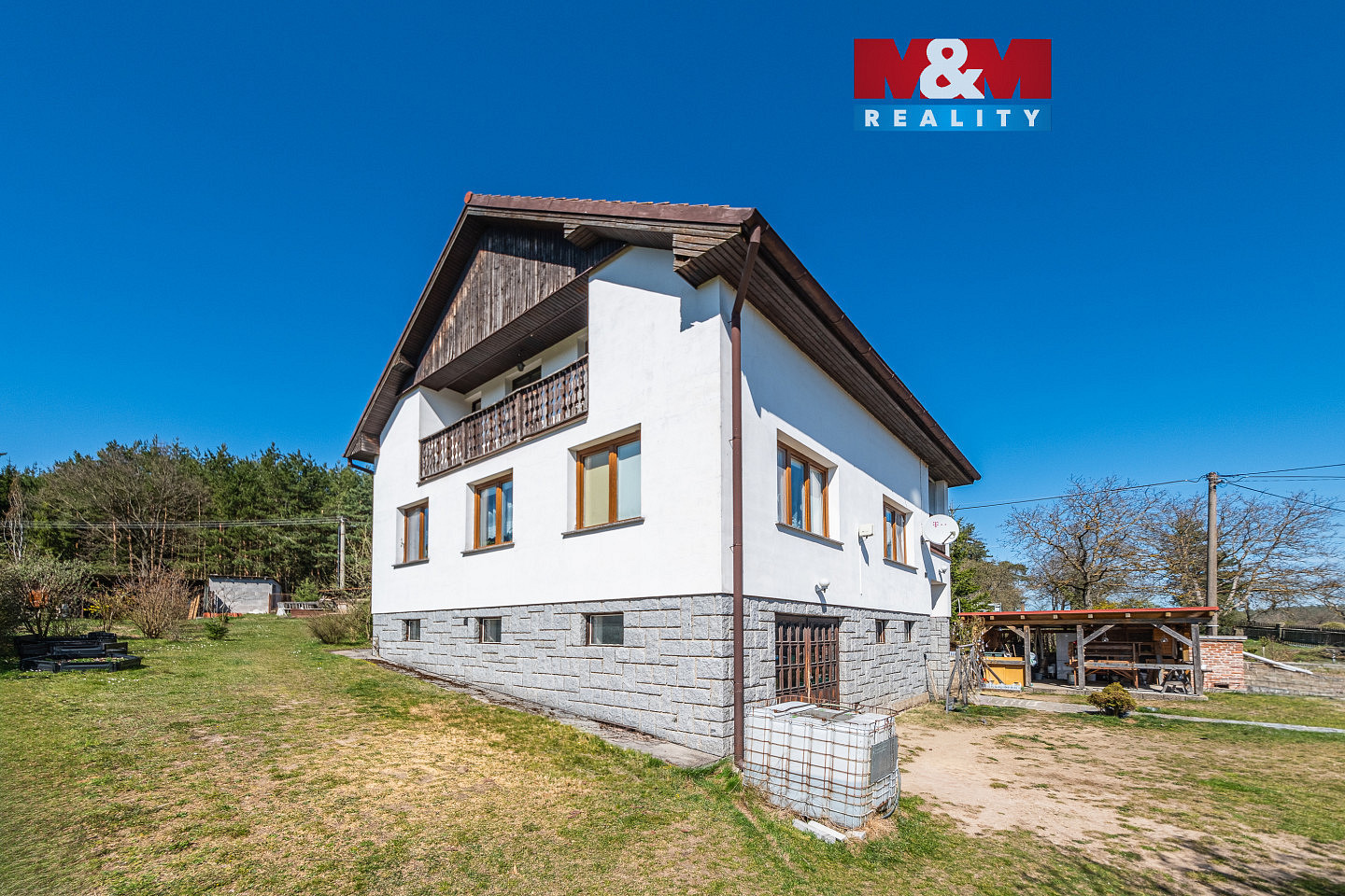 Prodej domu 214 m² s pozemkem 1 876 m²