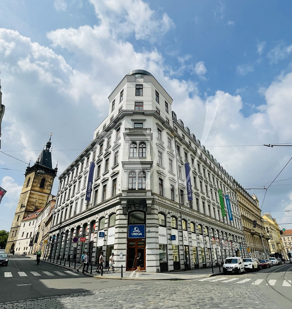Pronájem kanceláře 218 m²