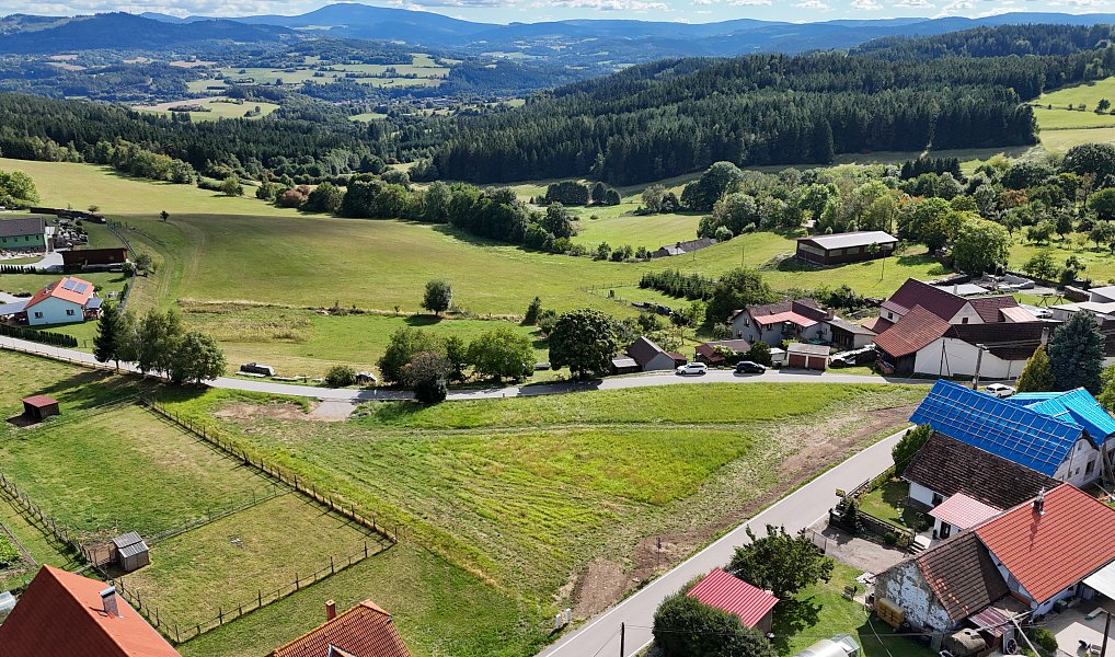 Prodej stavebního pozemku 1 180 m², Čestice – náhled fotky 2