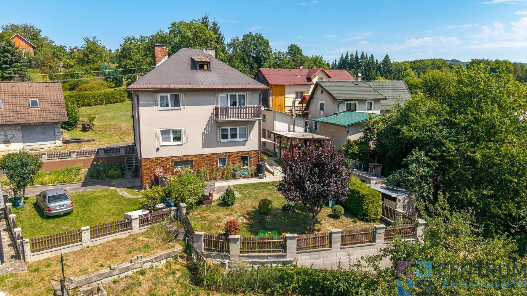 Prodej domu 243 m² s pozemkem 1 440 m² rezervováno