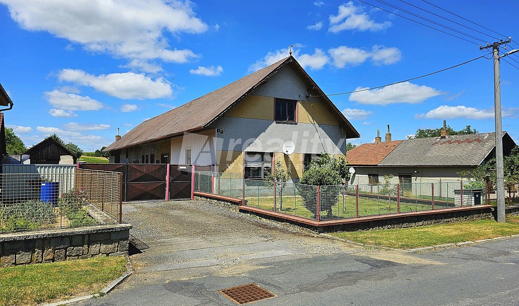 Prodej domu 310 m² s pozemkem 2 061 m², Kamenice – náhled fotky 29