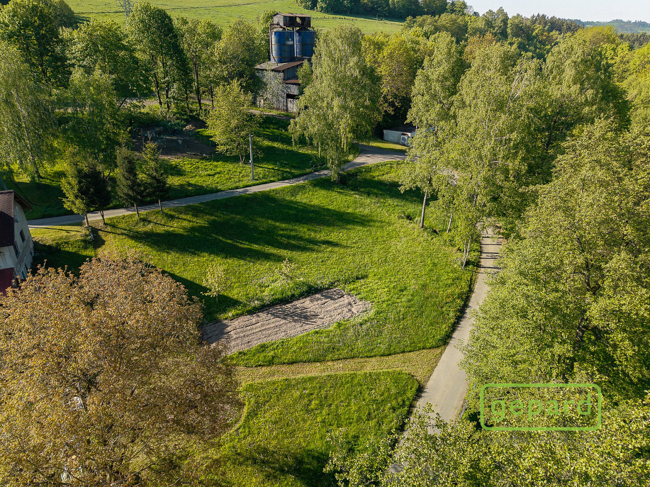 Prodej stavebního pozemku 1 373 m² – pohled 2