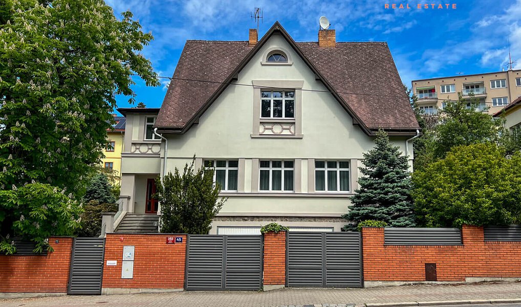 Prodej domu 312 m² s pozemkem 927 m², Praha – fotka 1 z 30