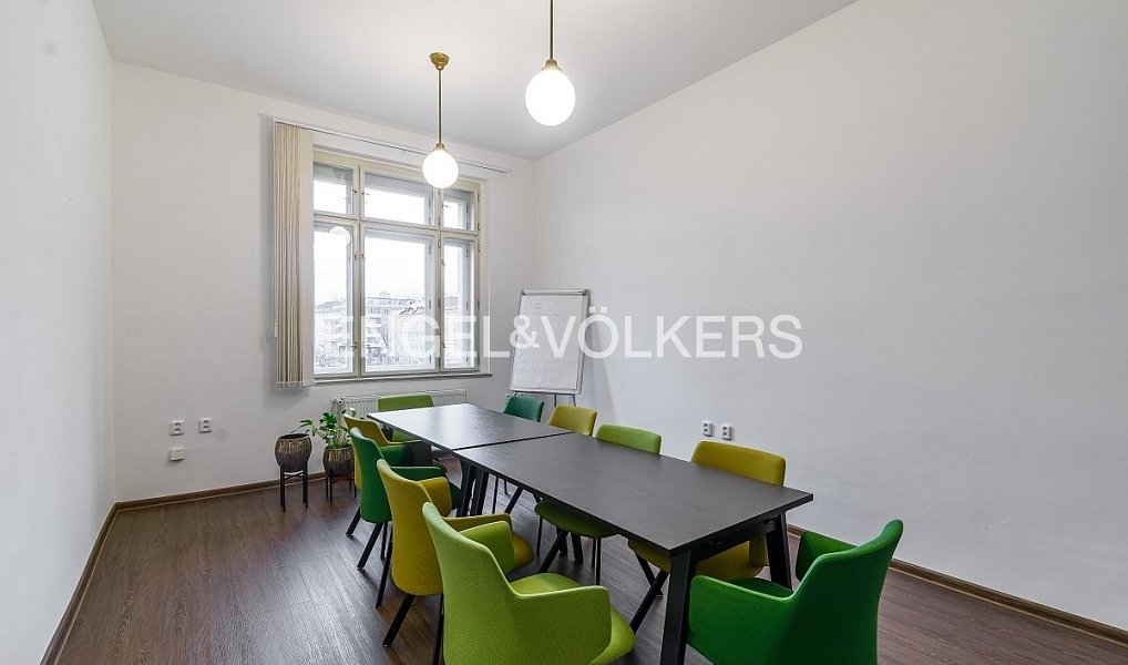 Pronájem kanceláře 224 m², Praha – fotka 1 z 15