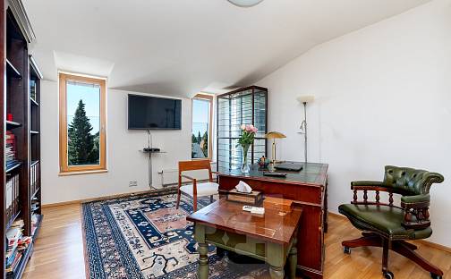 Prodej bytu 4+kk 126 m², Uhříněveská, Průhonice, okres Praha-západ