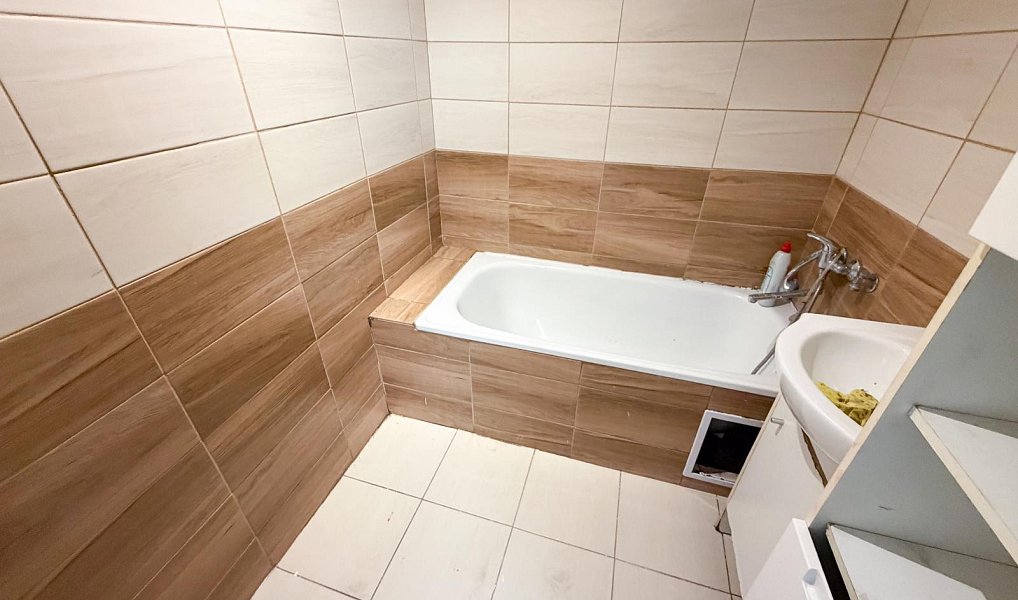 Prodej bytu 3+1 72 m², Krupka – náhled fotky 3