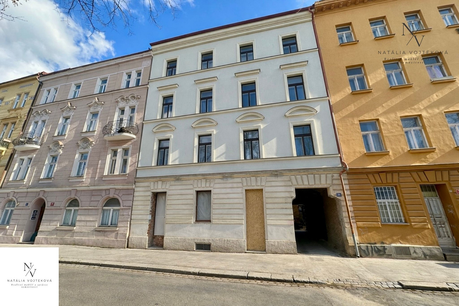 Pronájem obchodních prostor 105 m²