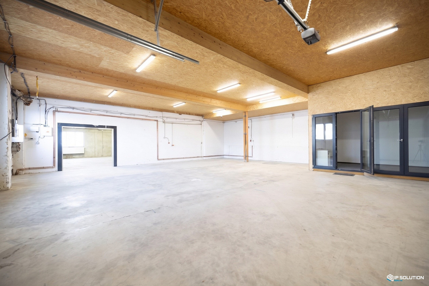 Pronájem skladovacích prostor 264 m²