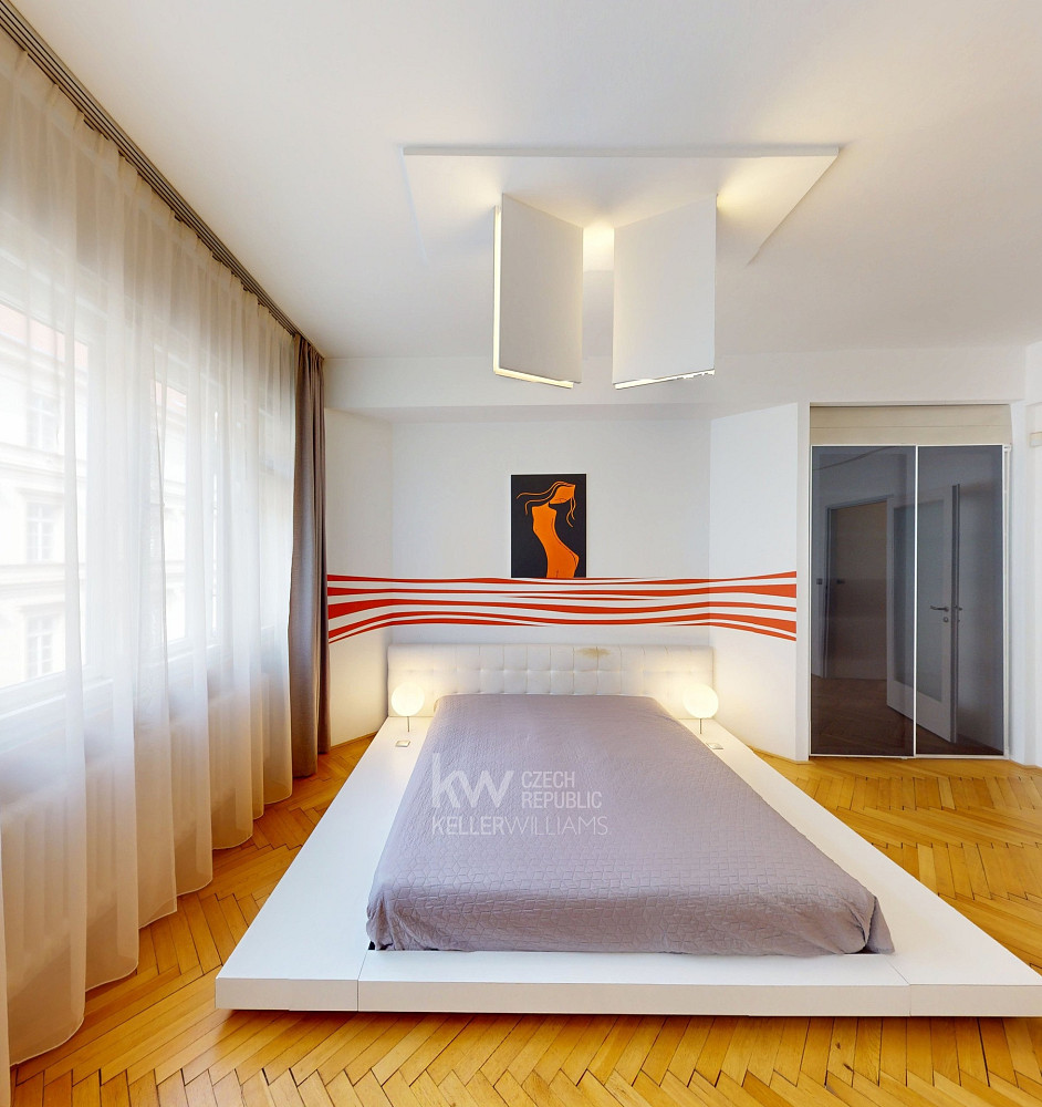 Pronájem bytu 4+kk 120 m² — photo 2