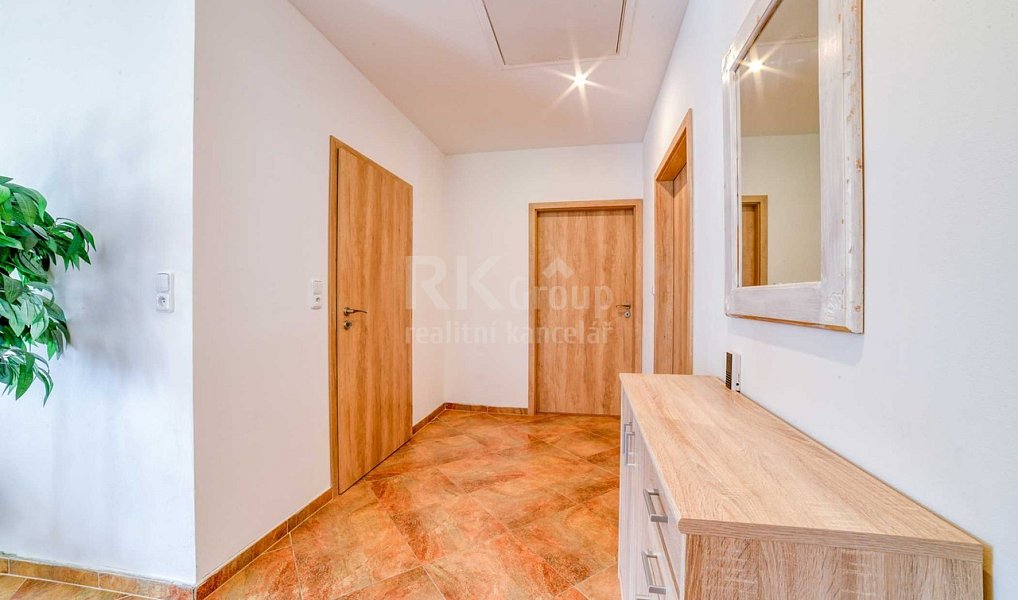 Prodej domu 190 m² s pozemkem 490 m², Cheb – náhled fotky 25
