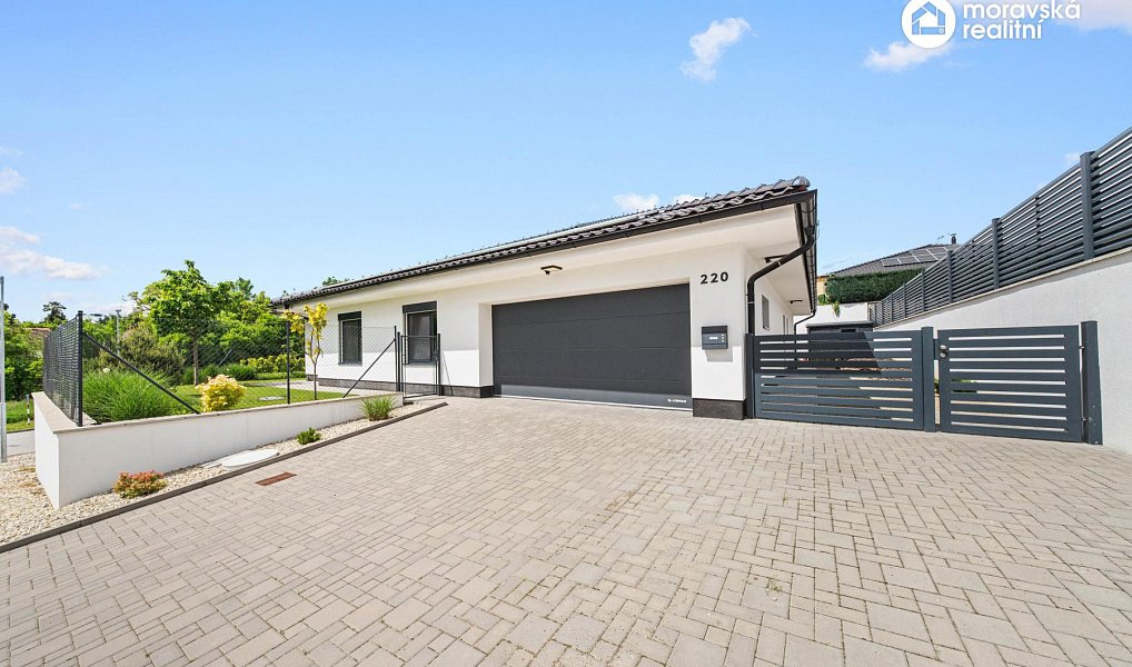 Prodej domu 199 m² s pozemkem 700 m², Hajany – náhled fotky 6
