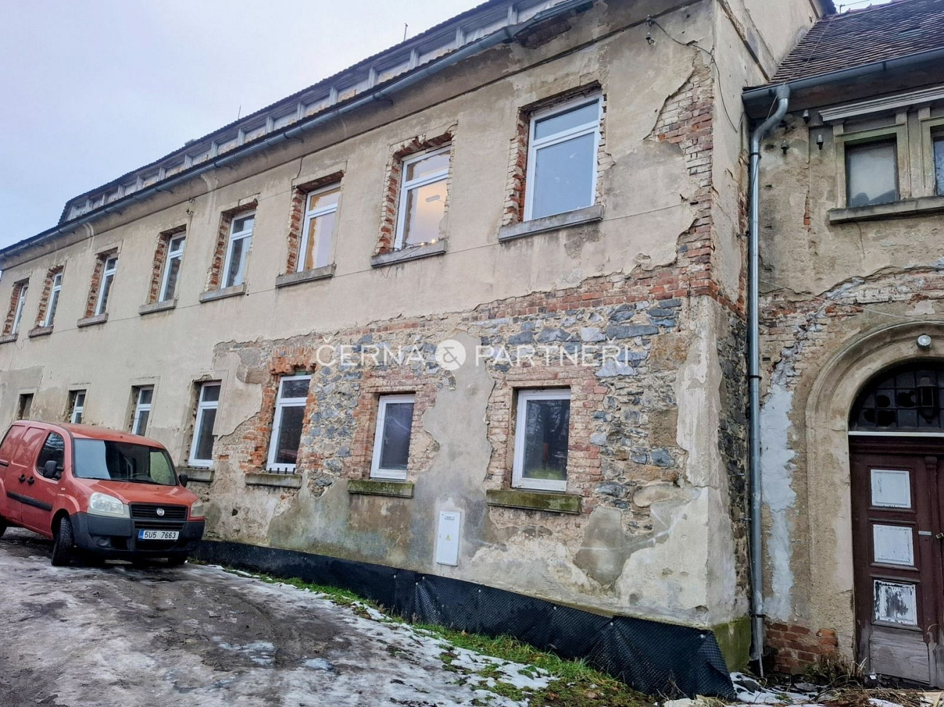 Prodej domu 540 m² s pozemkem 242 m² — photo 2